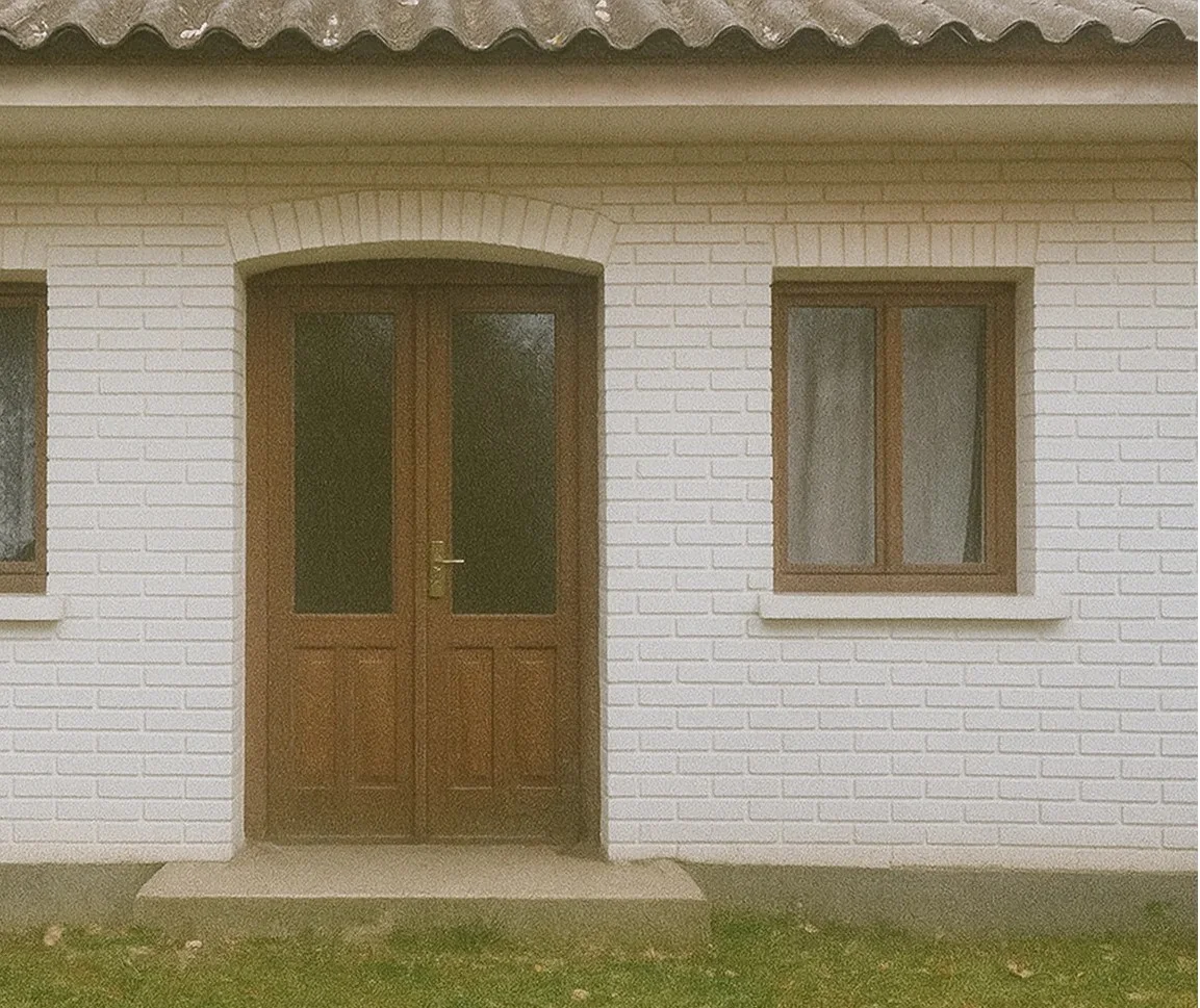 Casă Brăgădiru cu fisuri reparate în peretele despărțitor